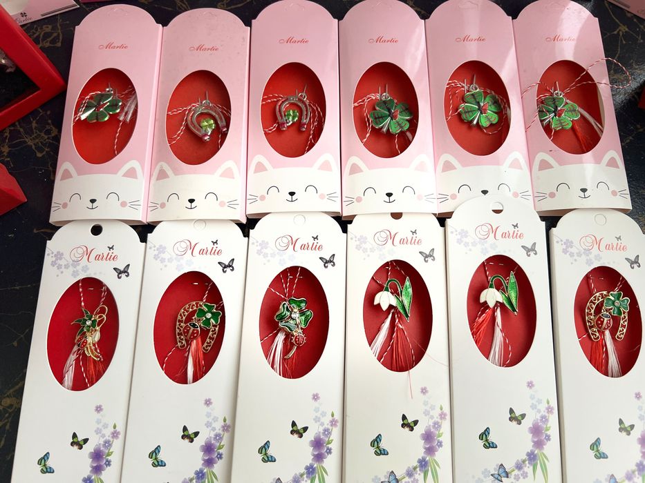 Mărțișoare diferite modele