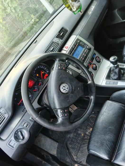 Vând  passat b6 .