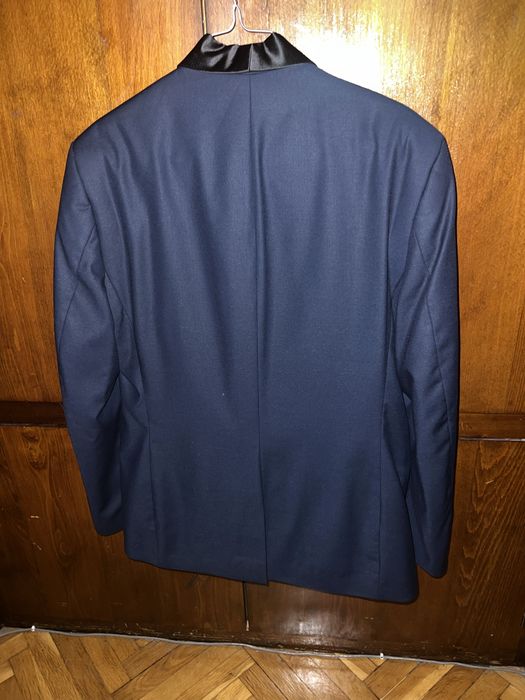 Официален мъжки костюм