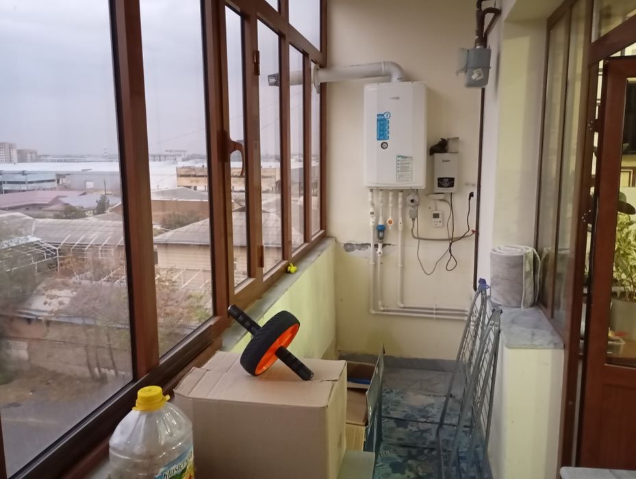 Jizzax shahrining markazida 4 xonali uy sotiladi. 960 mln. soʻm