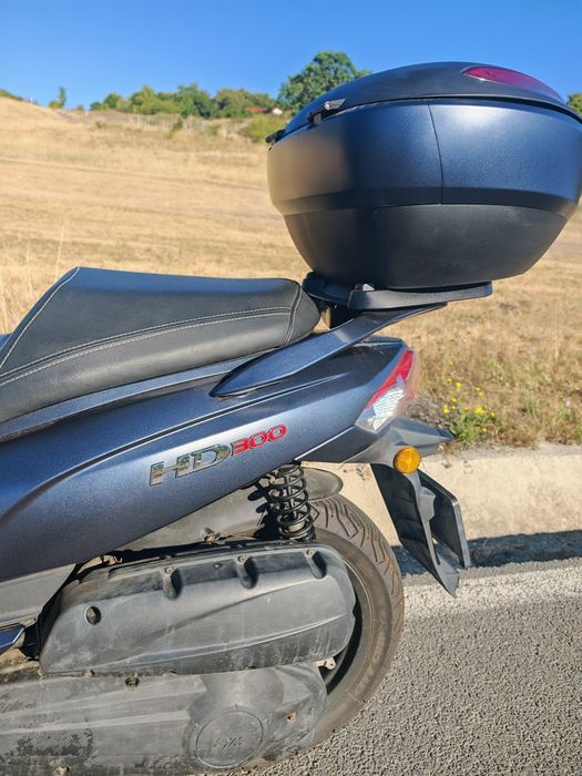 Vând scuter Sym 300 cm
