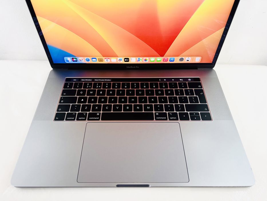 Macbook Pro 15 inch 2016 i7 16RAM 512GB Space Gray Гаранция!