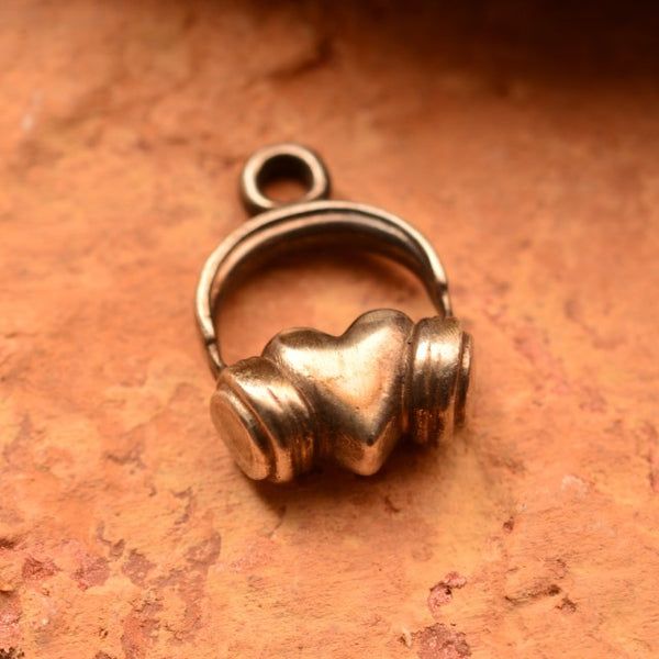 Сребърен медальон 925 „DJ Сърце“ – символ на любов към музиката