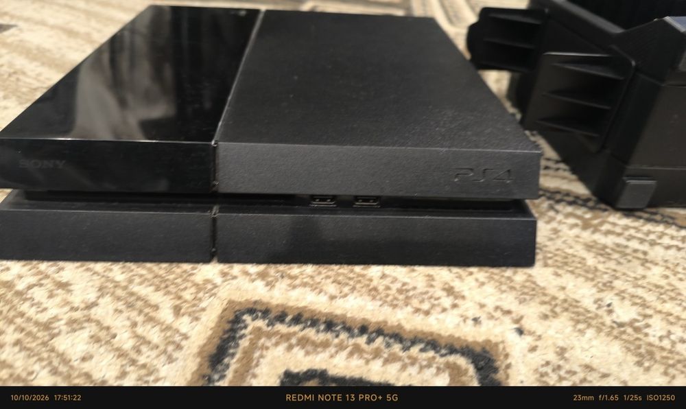 PS4 Fat с 6 играми