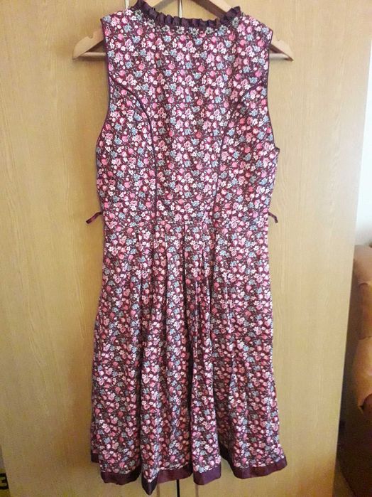 2 rochii traditionale sasesti