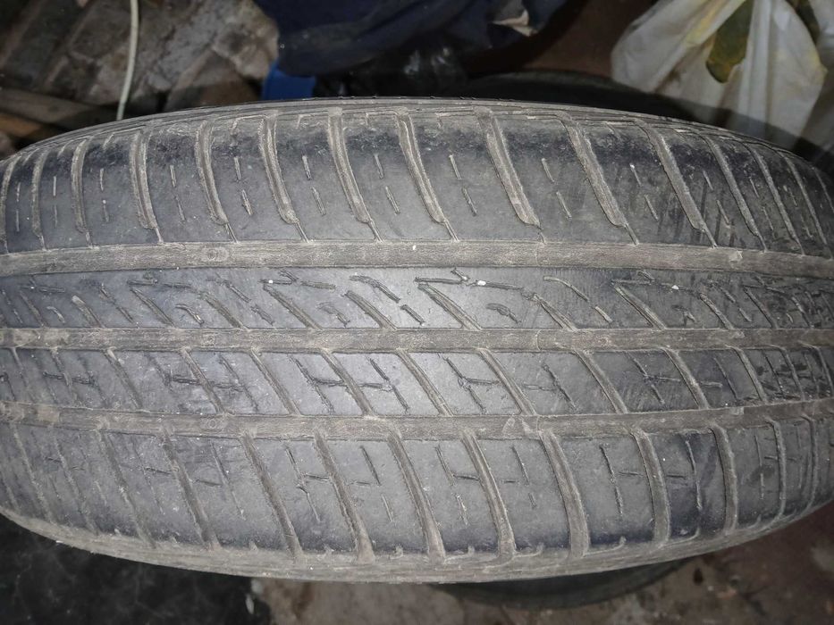 De vanzare anvelopa vara  185 /65 /15  BARUM BRILIANT 2.