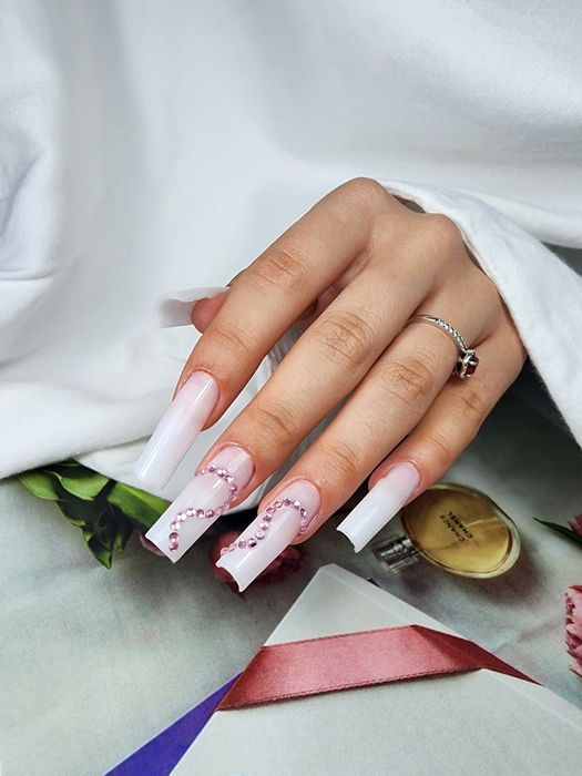 Manichiura in tehnica gel,pedichiura spa