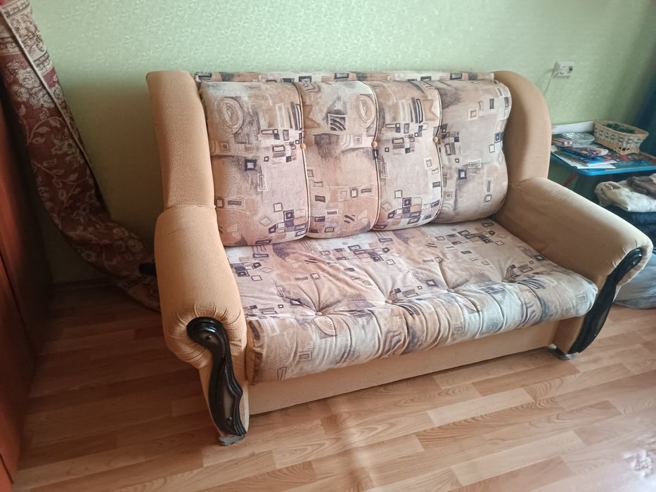 Продам диван недорого