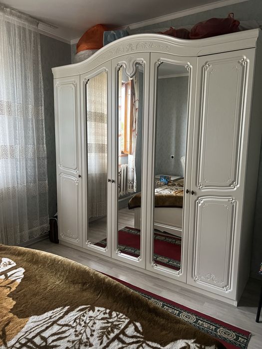 Спальный гарнитур