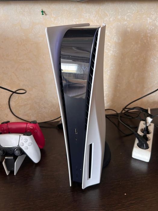 Продам PS5В полный комплект