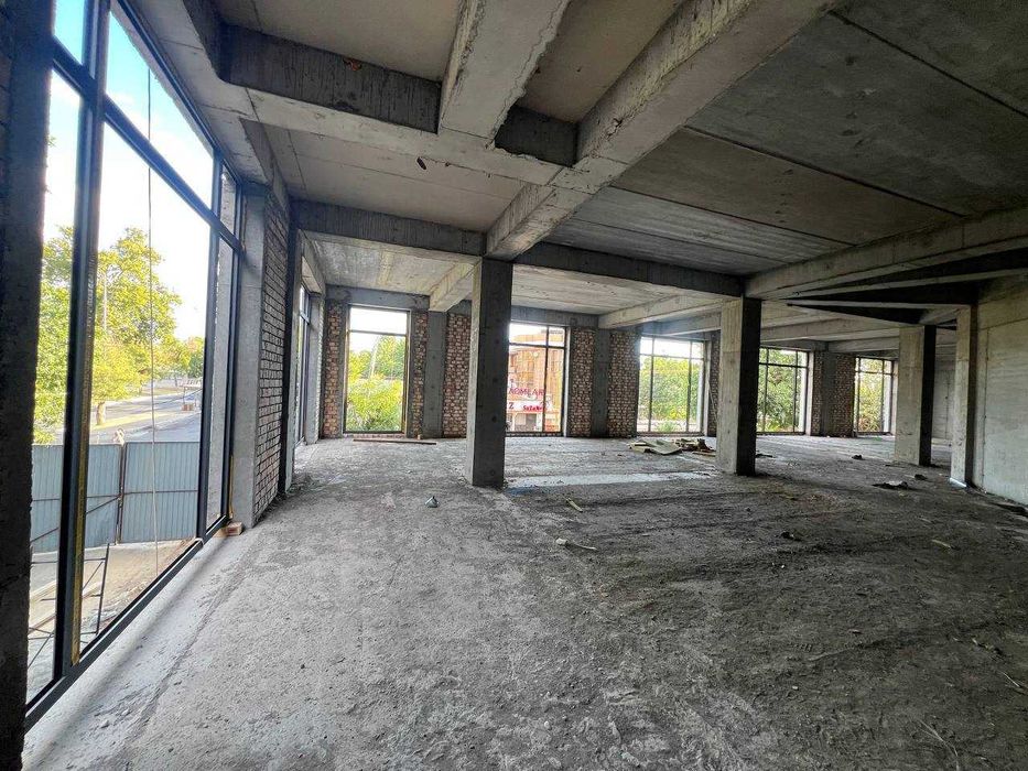 Юнусабад 12 кв-л ул.Ахмада Дониша м-ро Туркистон 1 й и 2 эт 900 кв.м