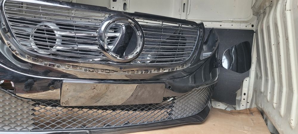 Предна брония за Мерцедес Вито В Класа W447 AMG EQV
