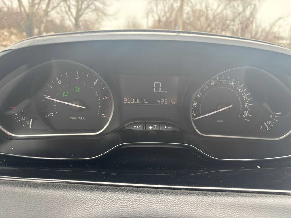 Vand Peugeot 208 1.5 diesel