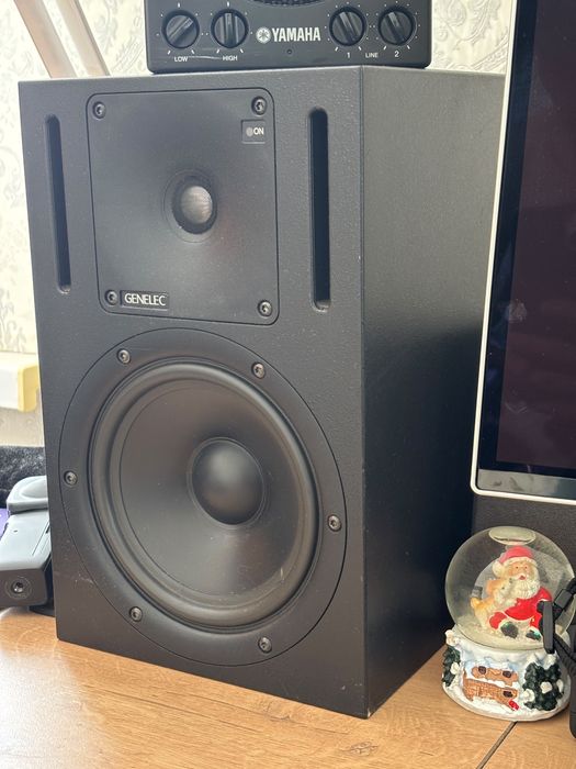 Студийные мониторы Genelec 1030A