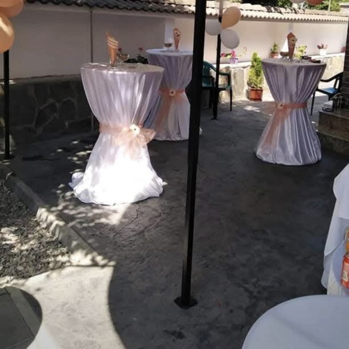 Дървени маси под наем