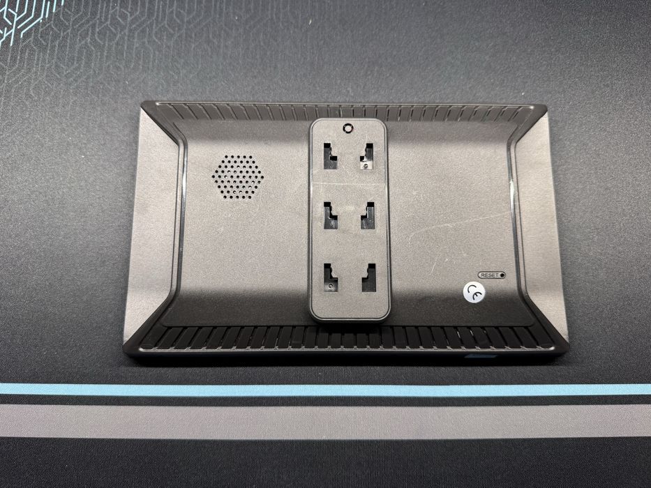 Navigație Auto Ultra-Wide 10.26" – Wireless CarPlay / Android Auto