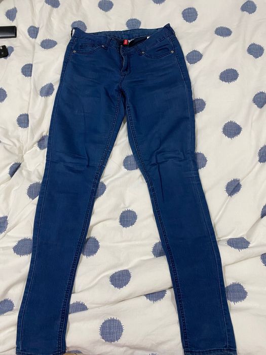 Blugi H and M albastrii