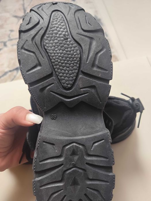Adidași  băieți mărimea 39 noi