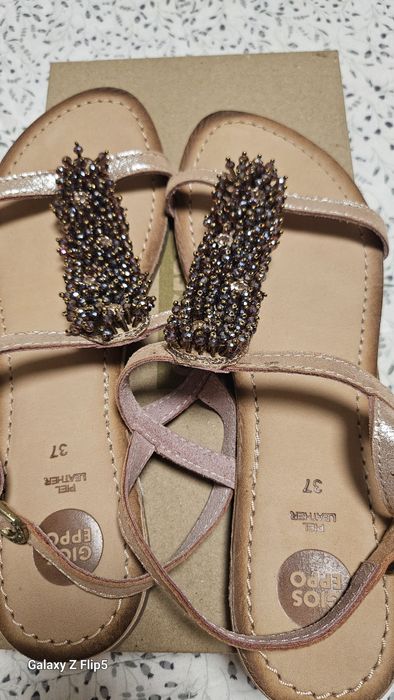 Нови сандали Gioseppo