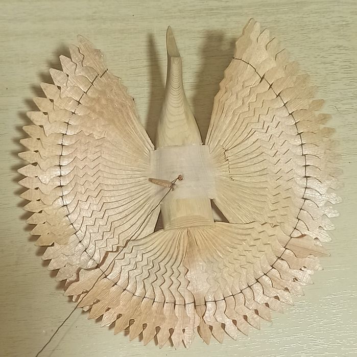 Птица счастья из дерева