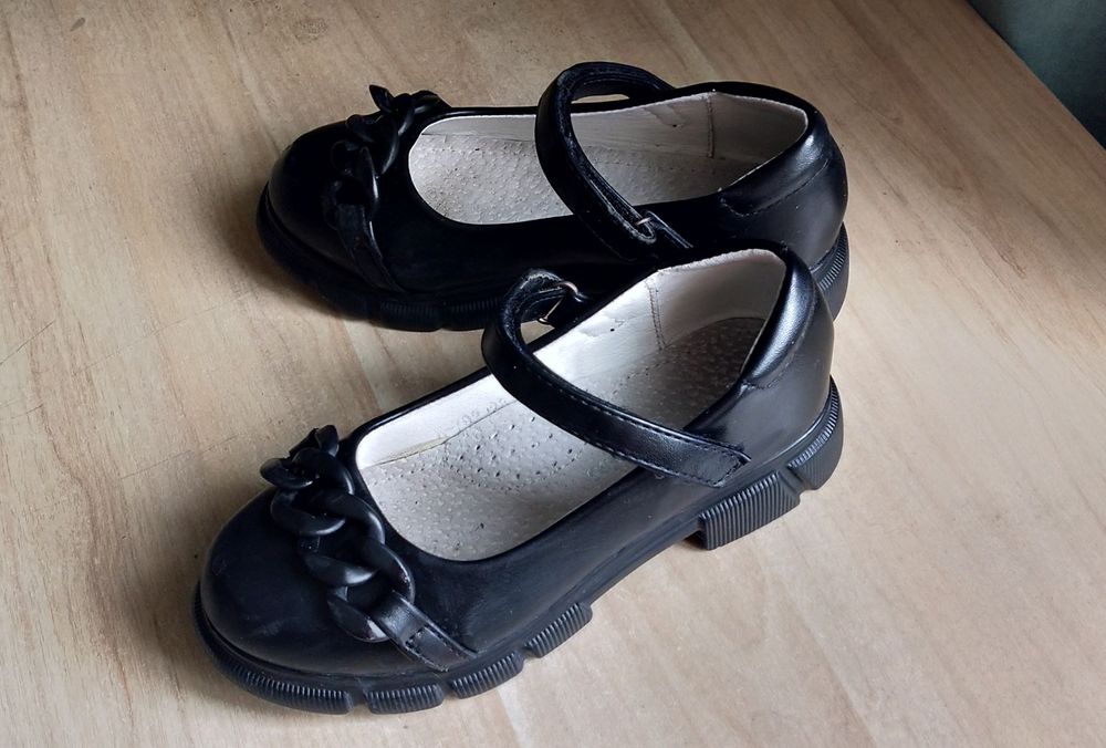 Школьная    обувь