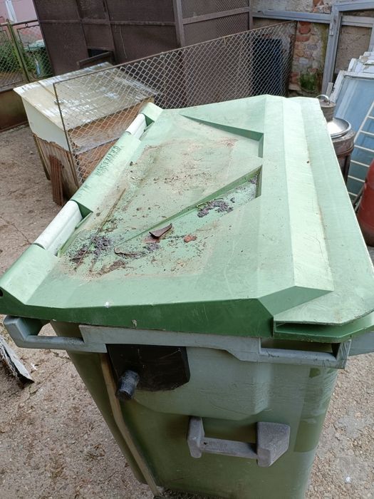 Tomberon/pubela 660l