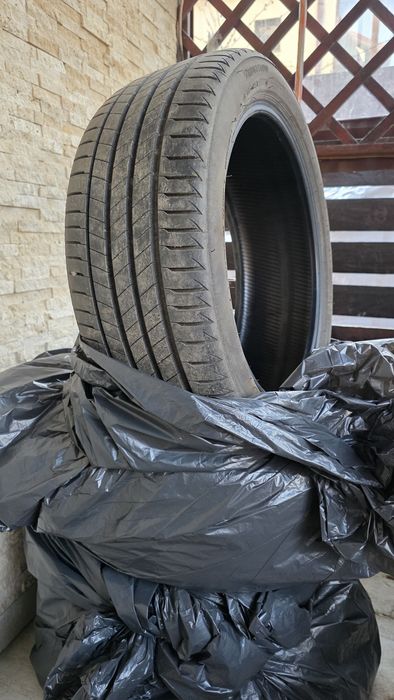 Anvelope vara Bridgestone 205 45 R17