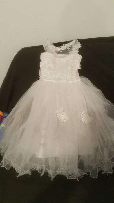 Rochie de prima impartasanie