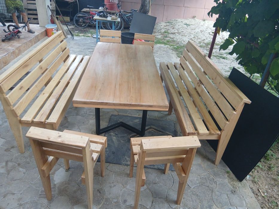 Vand masa ,scaune si banca