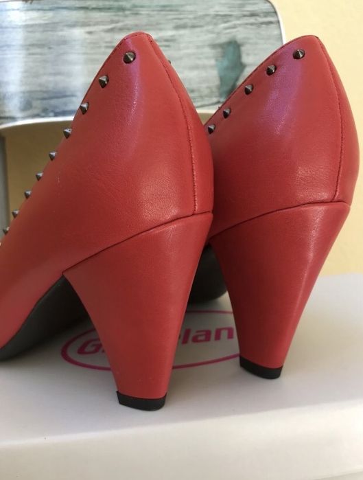 Нови обувки с ток - 37 номер