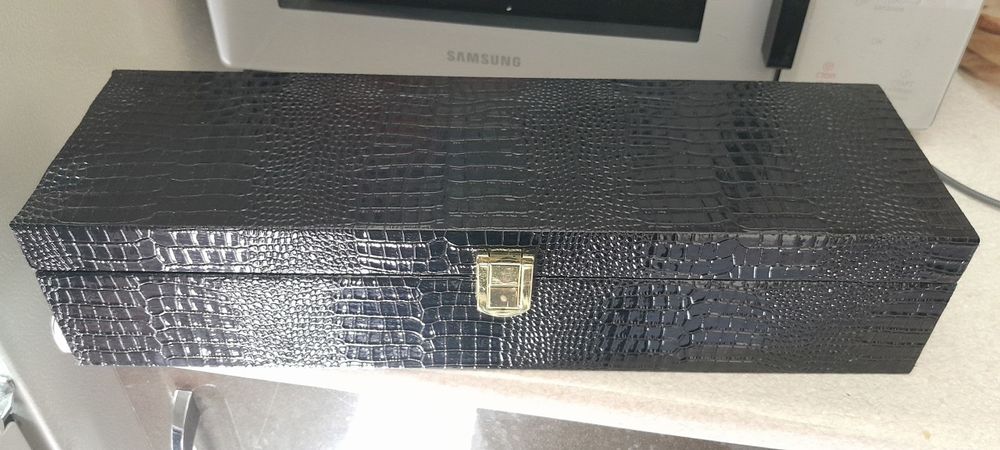 pichoq srochna sotiladi