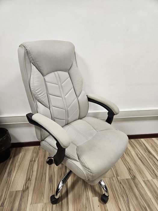 Продам Кресло б/у в офис