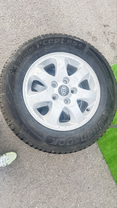 Чисто нови гуми и джанти за Киа 215/65 15