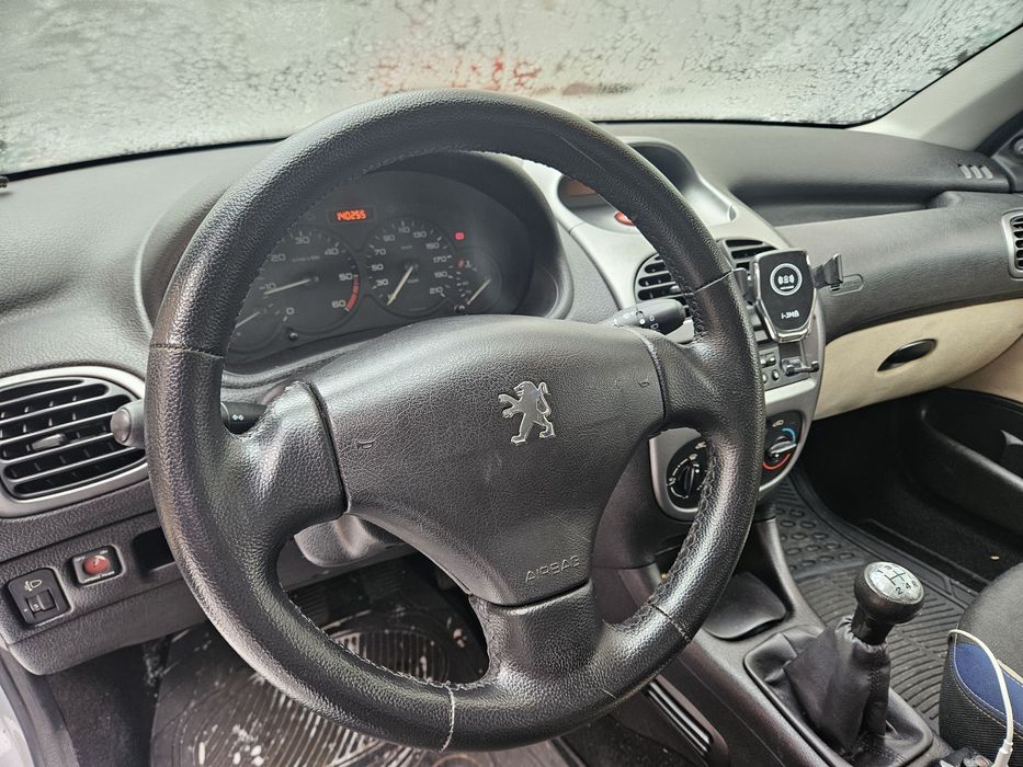 Peugeot 206 / 1.4 HDI