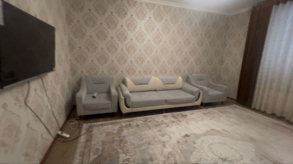 3 хонали квартира (Жиззах шаҳрида) ижарага берилади!