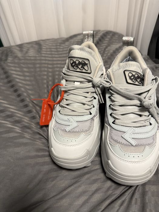 Off white Odsy 45 noi