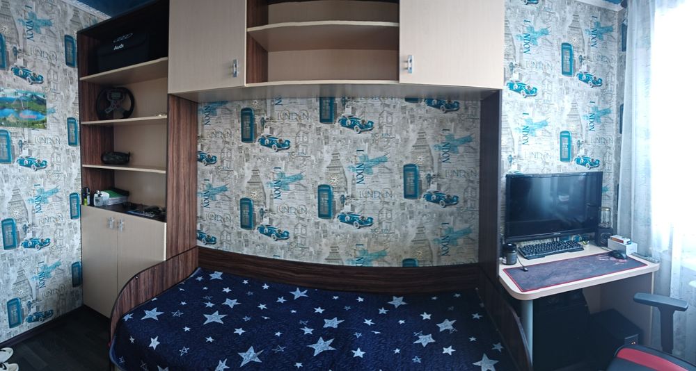 Продам спальный гарнитур