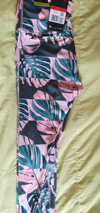 Нов NIKE клин за спорт