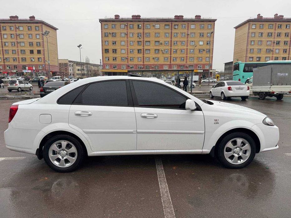 Chevrolet Gentra 3 pozitsa elegant plus 2023 (toza) tez sotiladi!