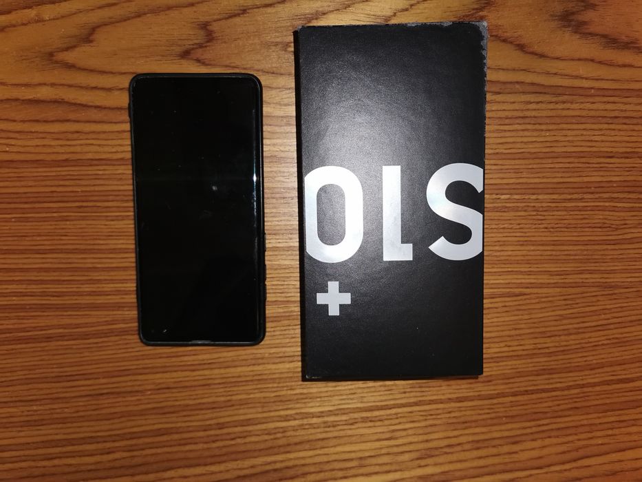 Смартфон Samsung Galaxy S10+