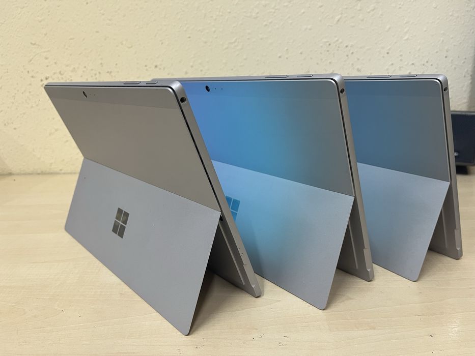 Microsoft Surface Pro 5 LTE- i5 4gb 128 ssd
