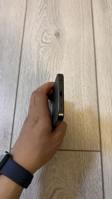 Iphone 15 pro 256 gb Экран меняли