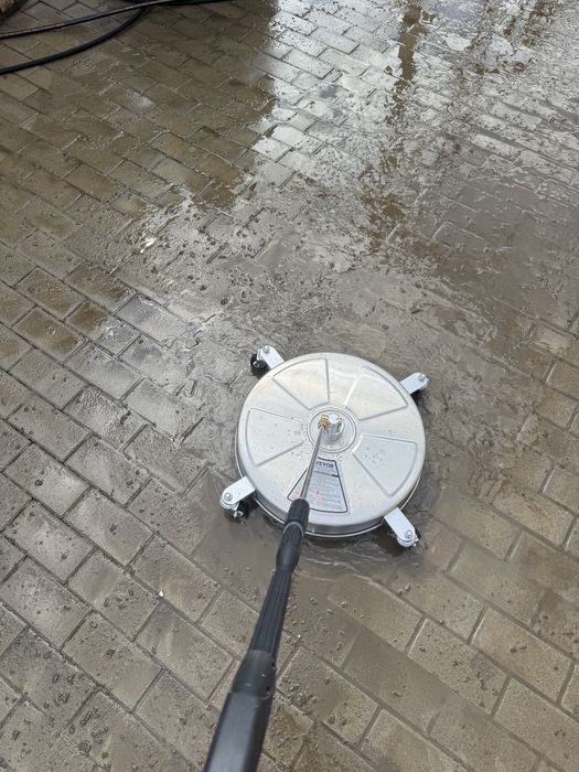 Curățare/spalare pavaje/fațade, intretinere spatii verzi, tuns  iarba