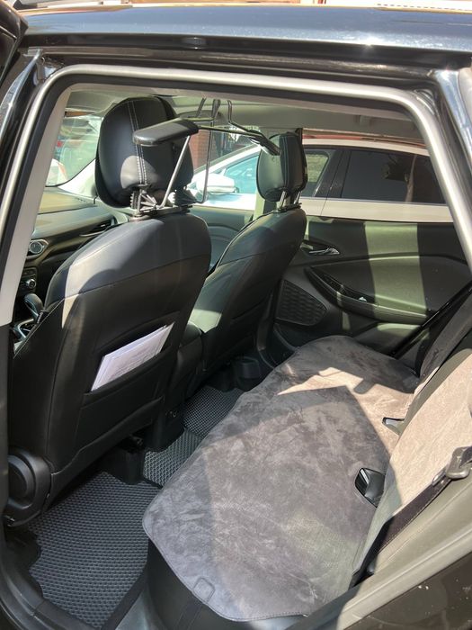 Сотилади автомобиль Трекер Премер