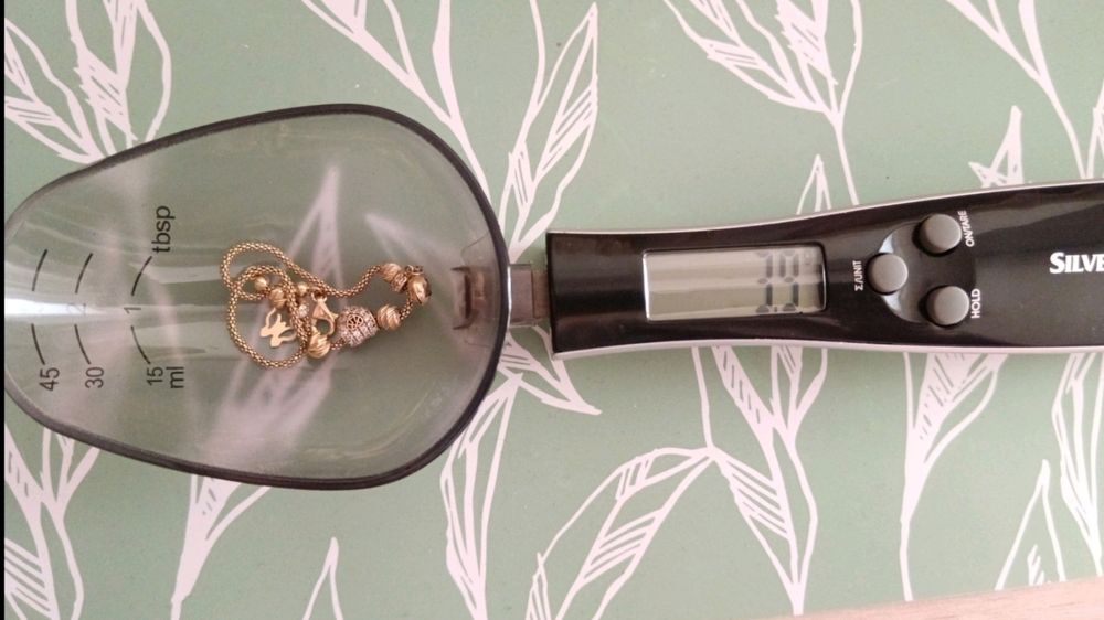 Продавам златна гривна пандора 14карата