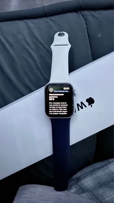 Продаю Apple watch se1
