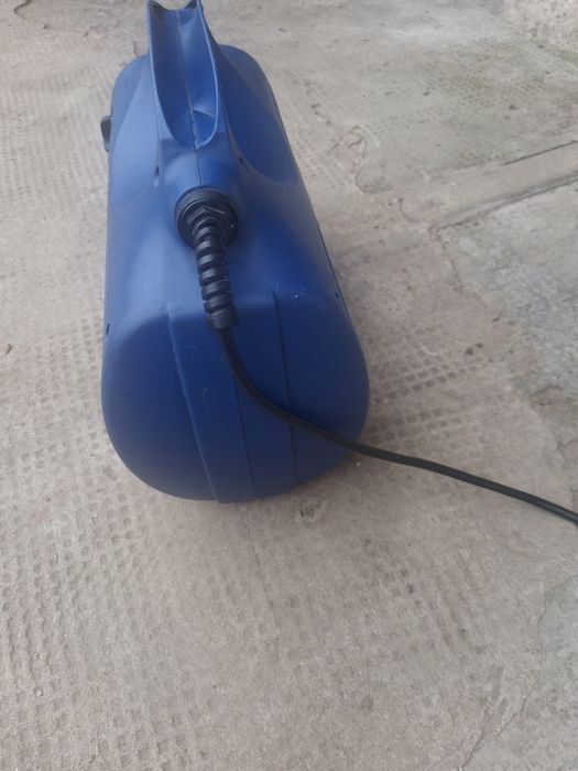 Vând compresor în stare perfectă de funcționare. Italia.