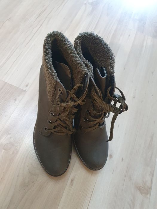Дамски боти с ток
