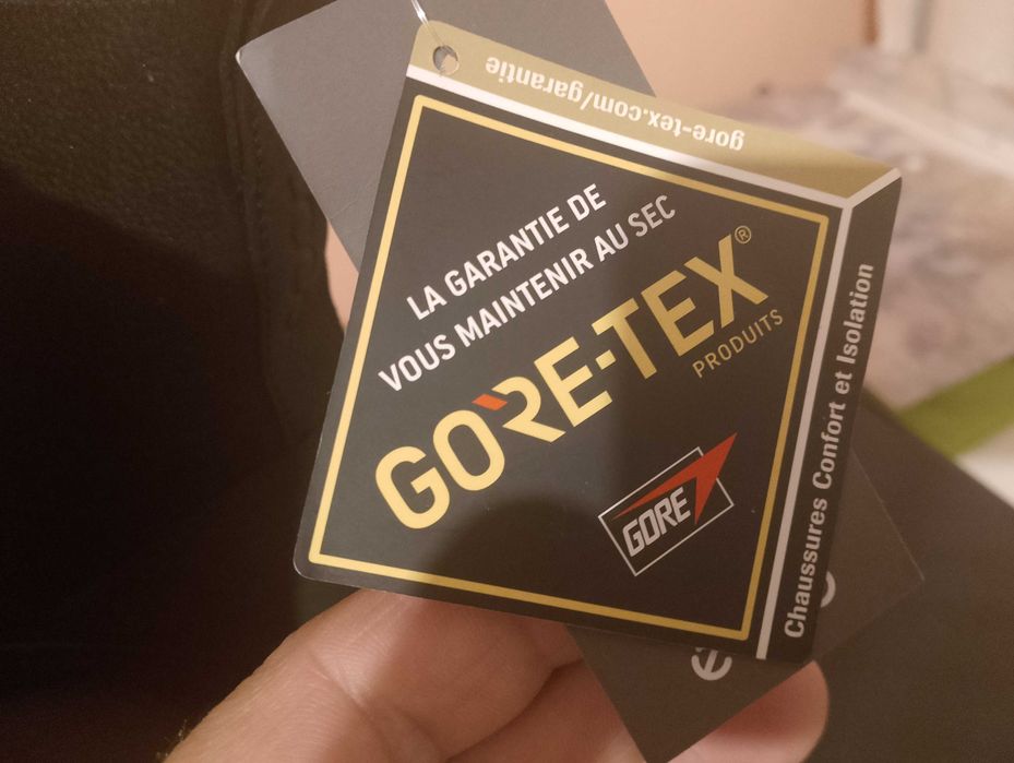 Чисто нови детски ботуши 28 номер