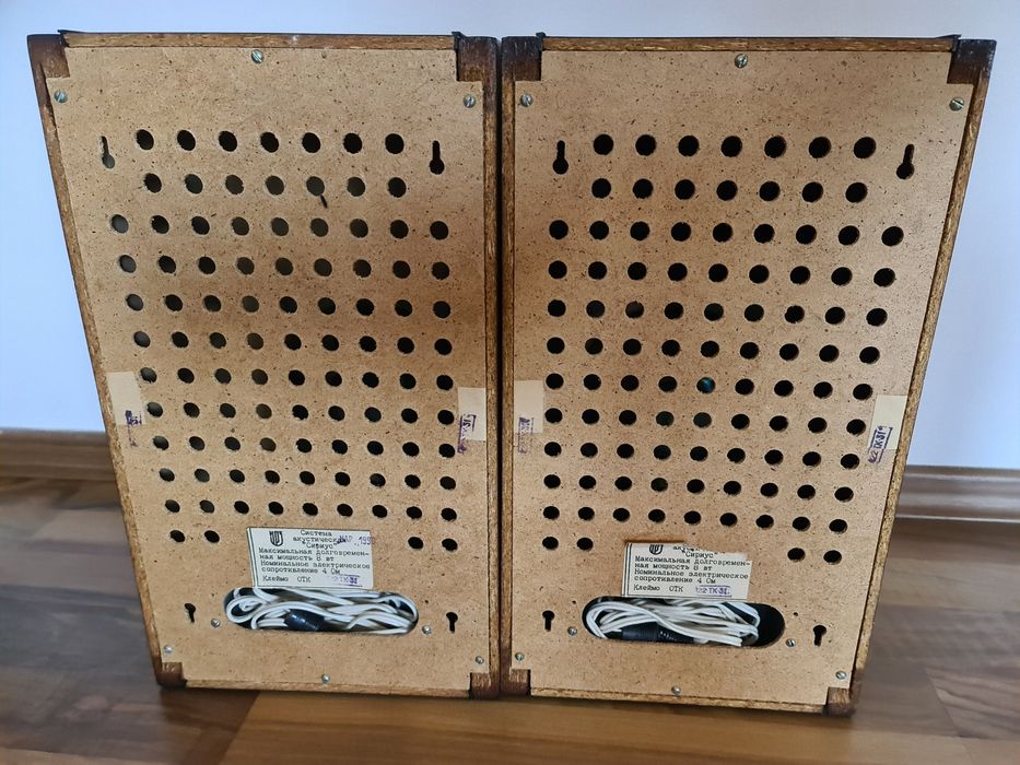 Радиограмофон Сириус РЗ 226 в отлично състояние с две колони.